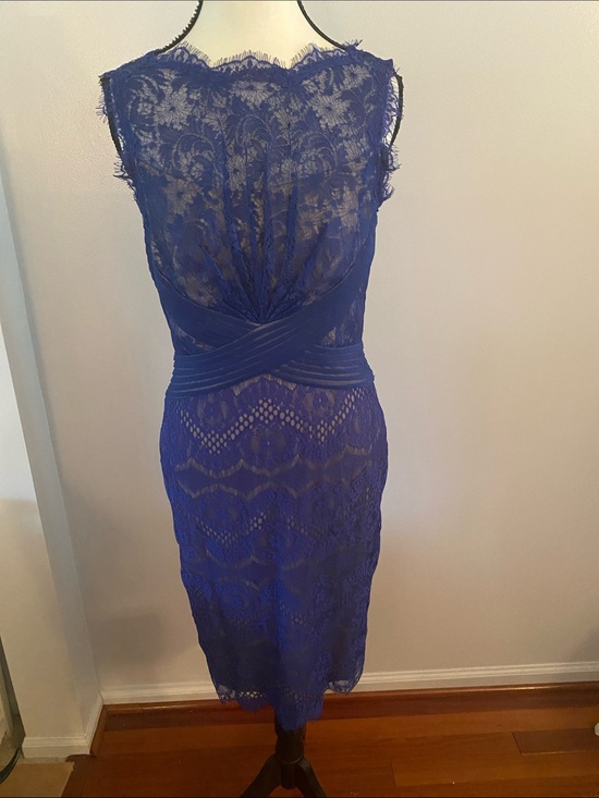 Tadashi Shoji Dresses & Skirts - Tadashi Shoji size 6 PETITE cocktail dress